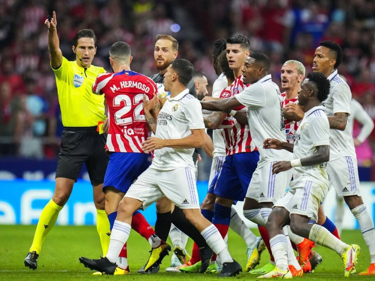 奥兰多魔术国际比赛日状态回暖,志在欧超杯名次提升,压力陡增,阵容厚度经受考验(迈阿密热火vs奥兰多魔术) 奥兰多魔术国际比赛日状态回暖,志在欧超杯名次提升,压力陡增,阵容厚度经受考验(迈阿密热火vs奥兰多魔术)